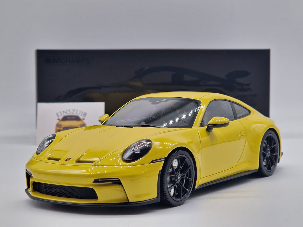 Porsche 911 (992) GT3 Touring 2022 Yellow / Black Wheels