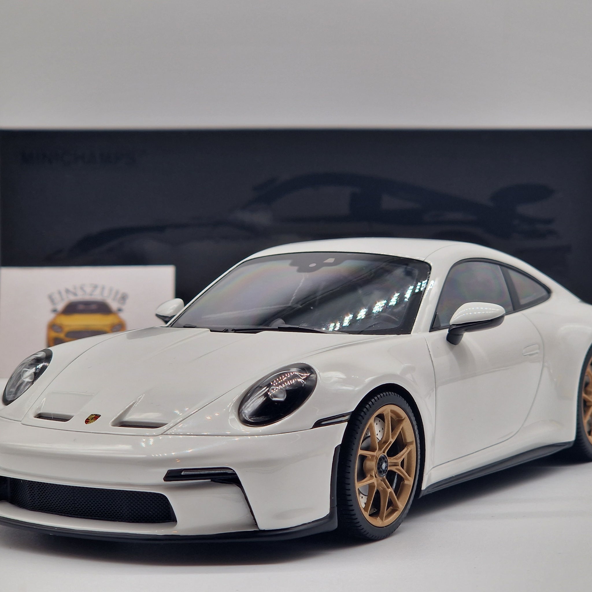 Porsche 911 (992) GT3 Touring 2022 White / Neodyme Wheels