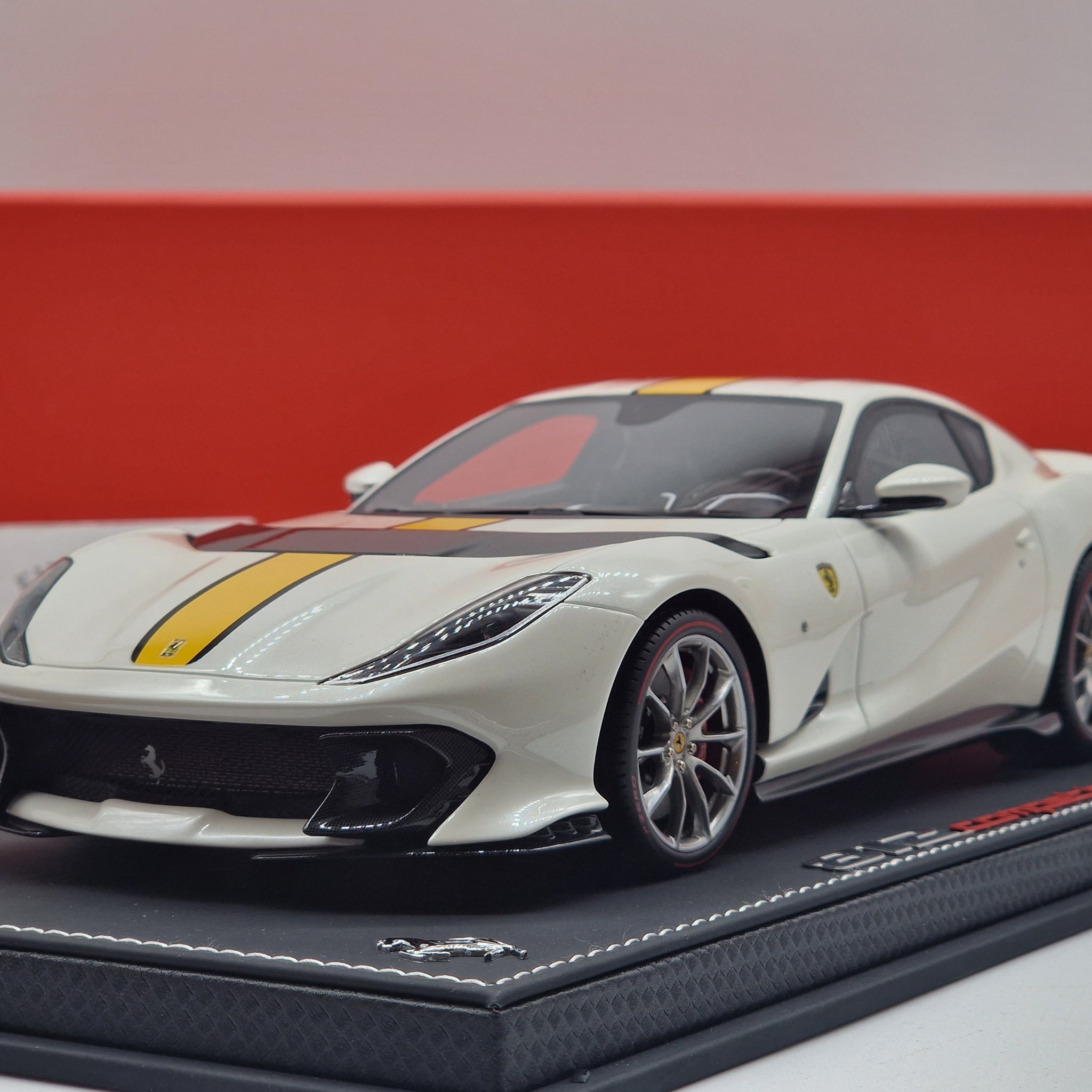 Ferrari 812 Competizione 2021 Bianco Italia Metallic
