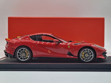 Lade das Bild in den Galerie-Viewer, Ferrari 812 Competizione 2021 Rosso Corsa 322
