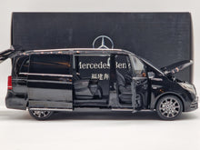Lade das Bild in den Galerie-Viewer, Mercedes V-Klasse V260L Luxury-Line Black
