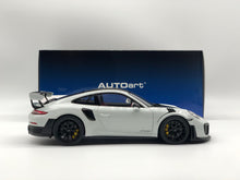 Carregar imagem no visualizador da galeria, Porsche 911 (991.2) GT2 RS Weissach Package White
