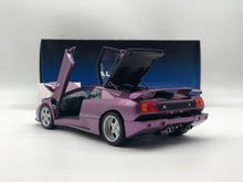 Lade das Bild in den Galerie-Viewer, Lamborghini Diablo SE JOTA Viola SE30
