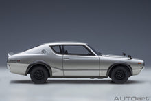 Lade das Bild in den Galerie-Viewer, Nissan Skyline GT-R (KPGC110) Standard Version Silver
