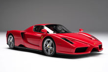 Lade das Bild in den Galerie-Viewer, Ferrari Enzo Red
