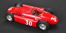 Lade das Bild in den Galerie-Viewer, Lancia D50, GP Monaco 1955, # 30 Castellotti
