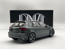Carregar imagem no visualizador da galeria, Audi RS3 8P Sportback Grey
