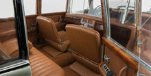 Carregar imagem no visualizador da galeria, Mercedes-Benz 600 Pullman (W 100) Limousine mit Schiebedach, 1963-1981
