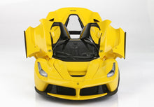 Carregar imagem no visualizador da galeria, Ferrari LaFerrari Yellow Modena
